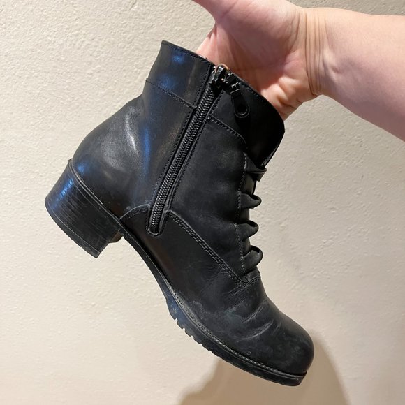 Warm Stylish Lined Winter Boots - Size 8.5 - Naturalizer - Picture 10 of 14